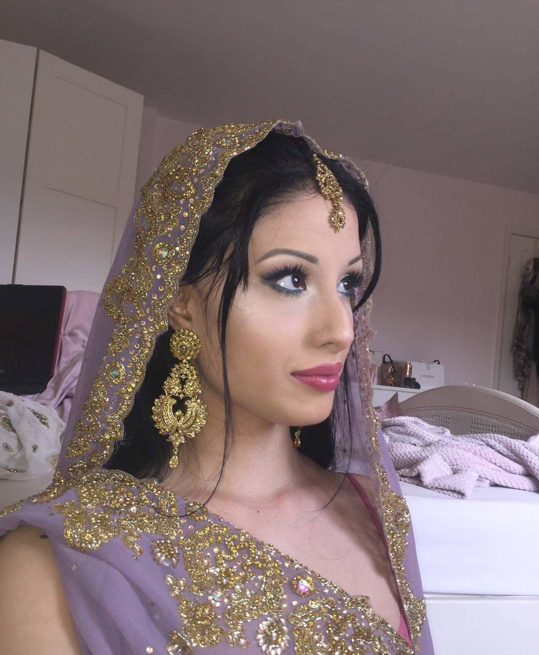 Stunning British Paki Babe Extreme Hot And Seductive Expressions 126pics And 2 Vids Link In