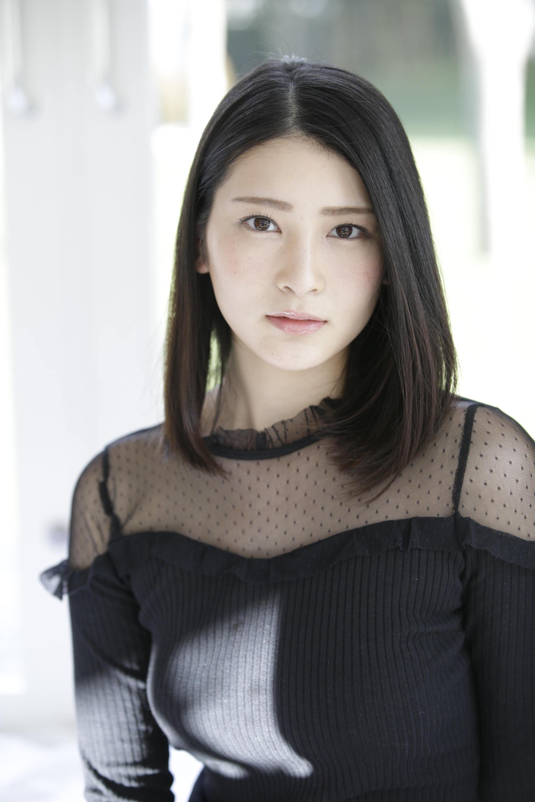 Suzu Honjo 🏩 Scrolller
