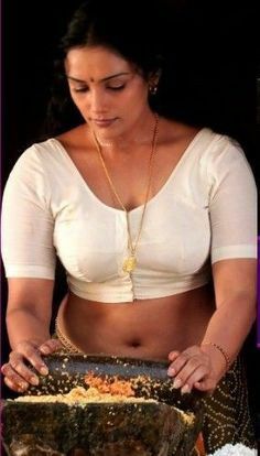 Swetha Menon 🔥 | Scrolller