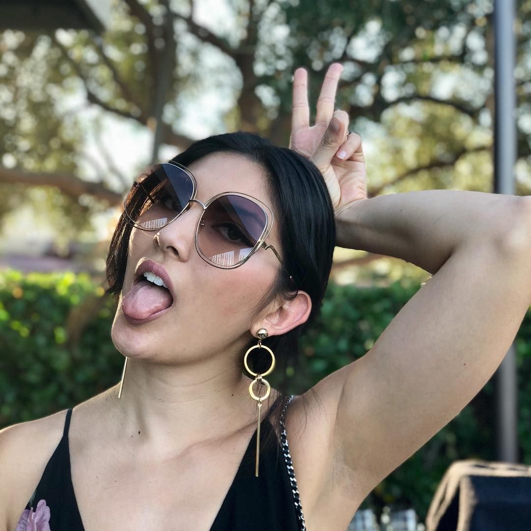 sydnee goodman Scrolller