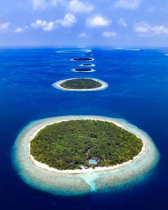 The Maldives Islands in South Asia look like perfect stepping stones ...