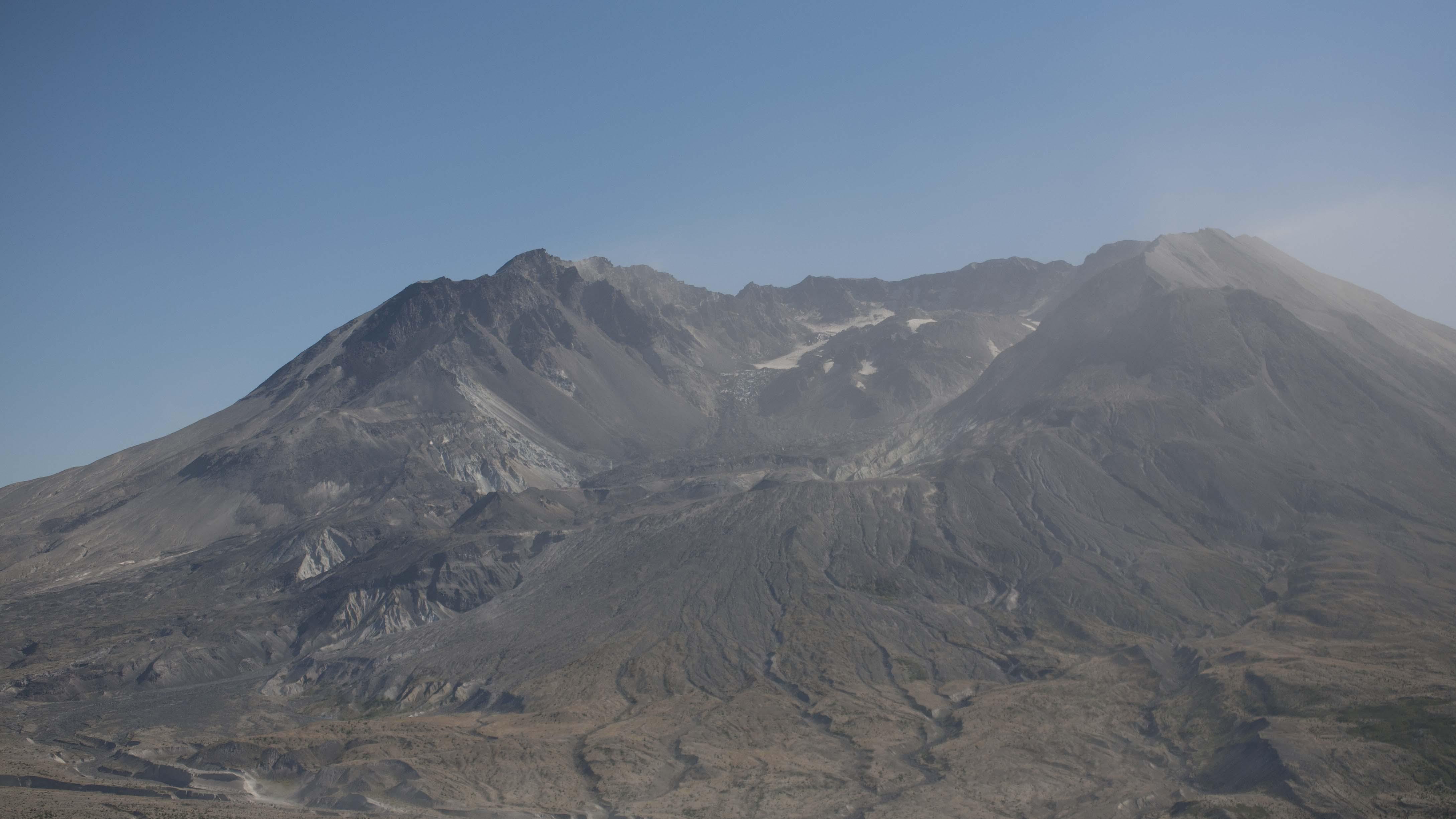 There's something about the history behind Mount St Helens. Truly one ...