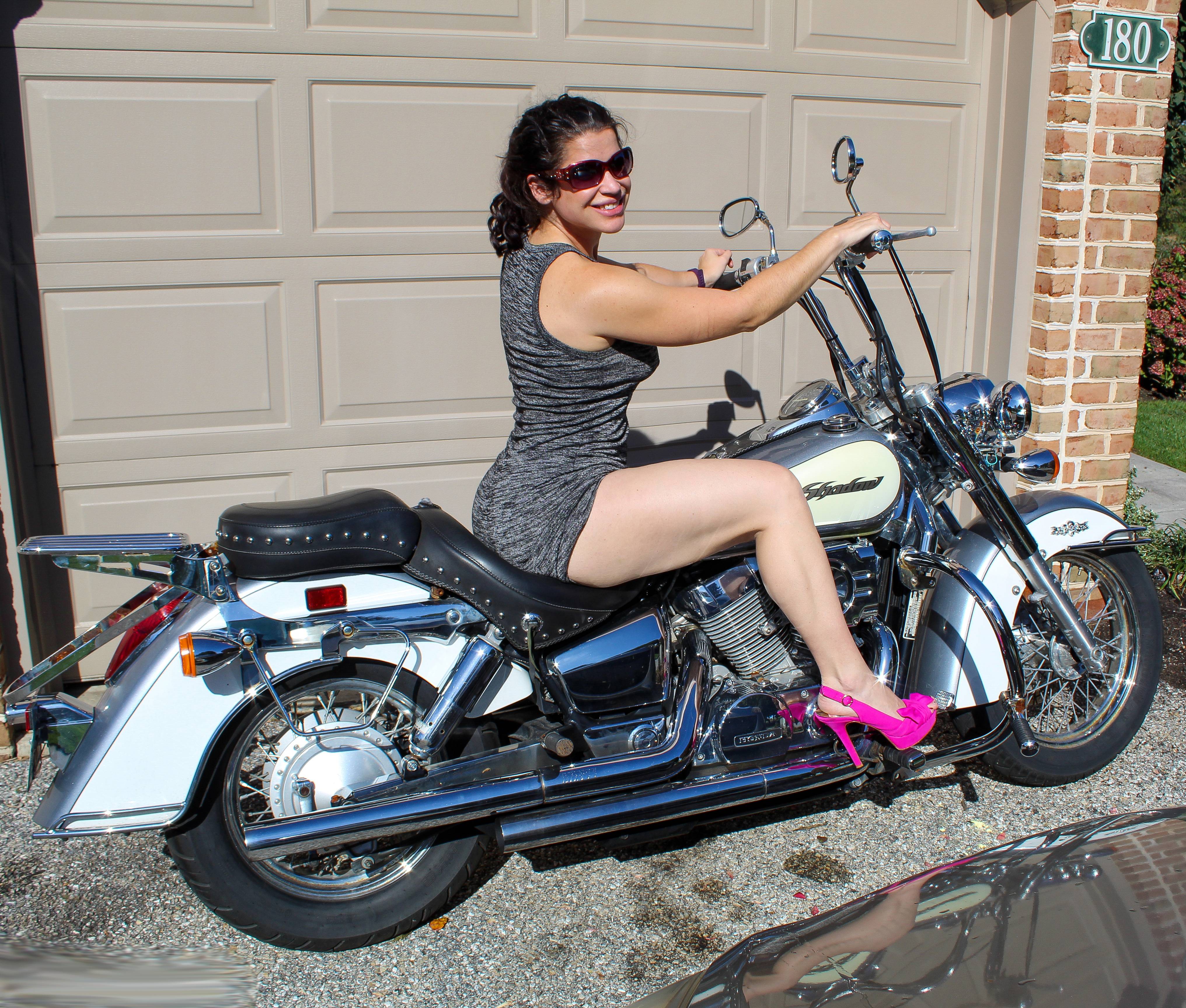 Thick chick on a bike - Sammi Starfish | Scrolller