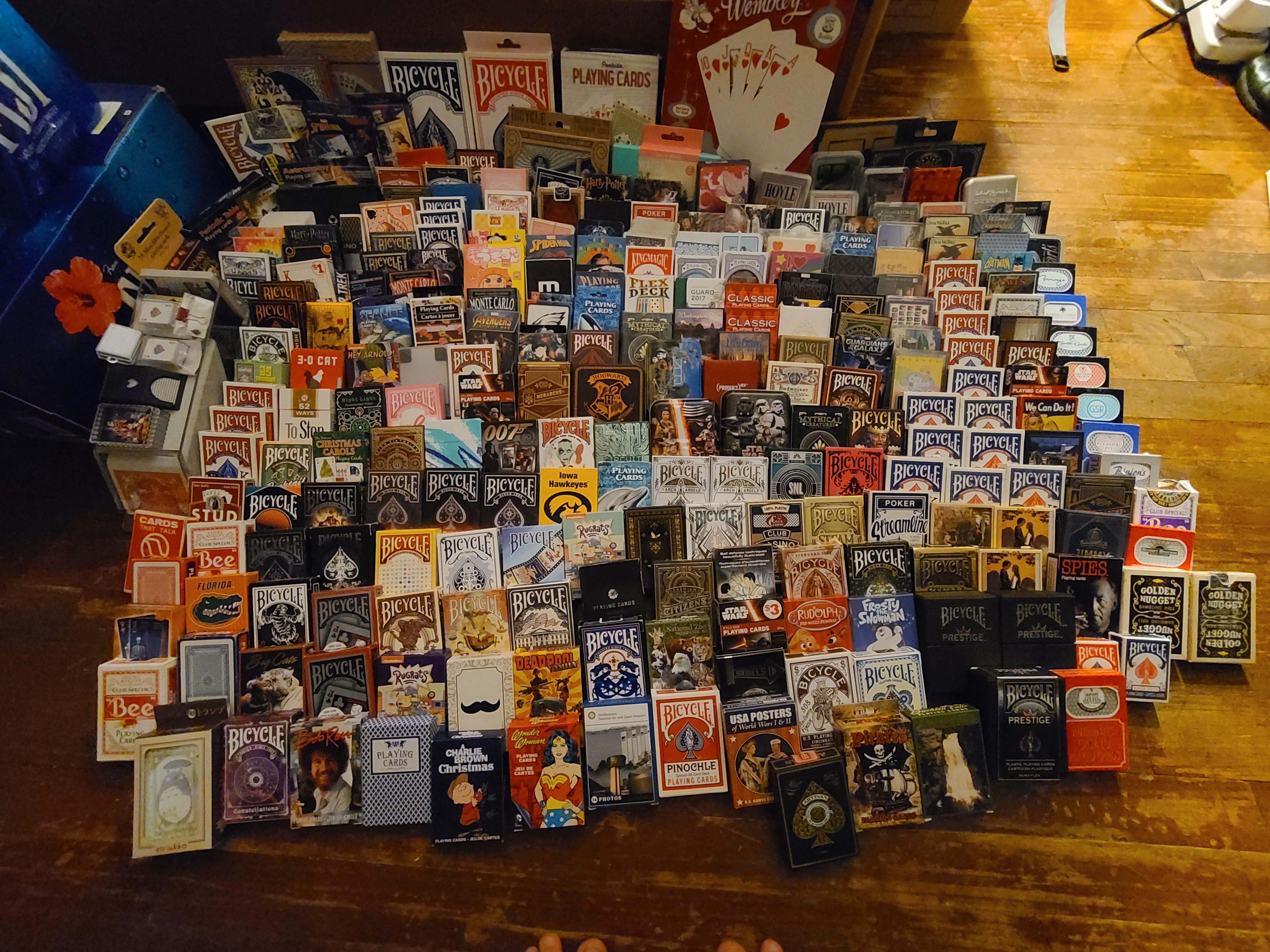 This is my collection of playing cards. I really like them a lot ...