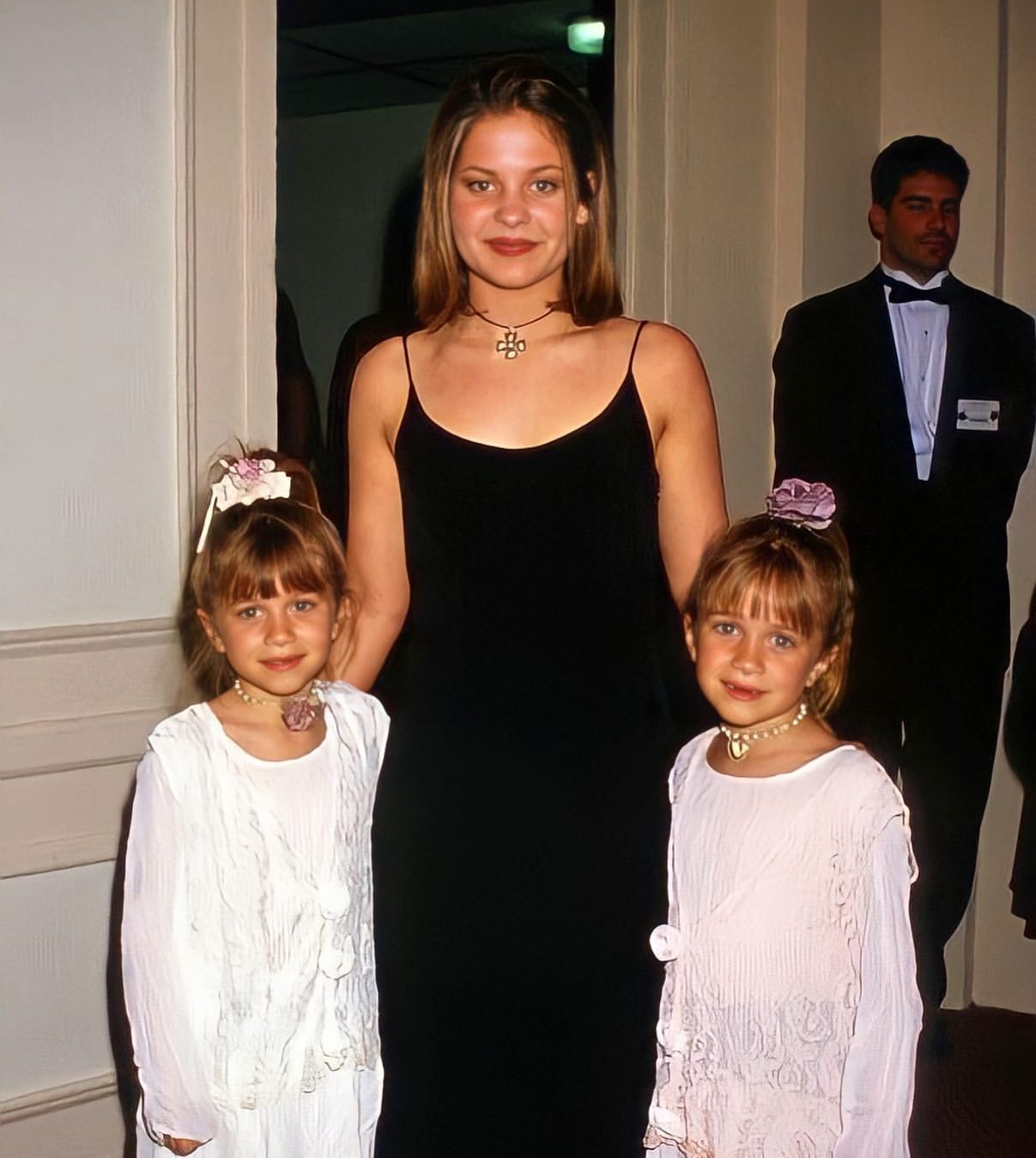 Throwback with the Olsen twins Scrolller