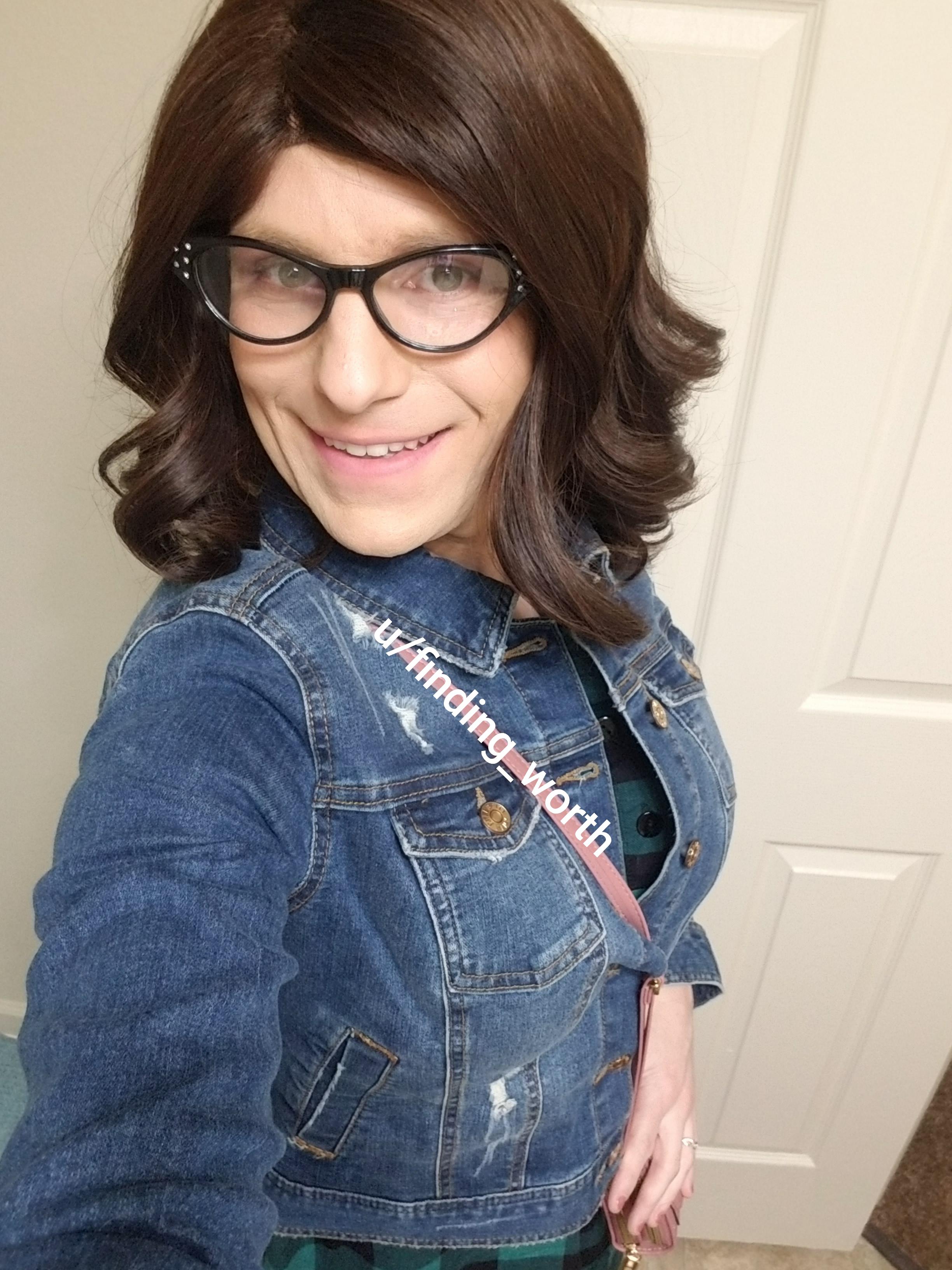 Took a trip out today, here's my outfit! | Scrolller