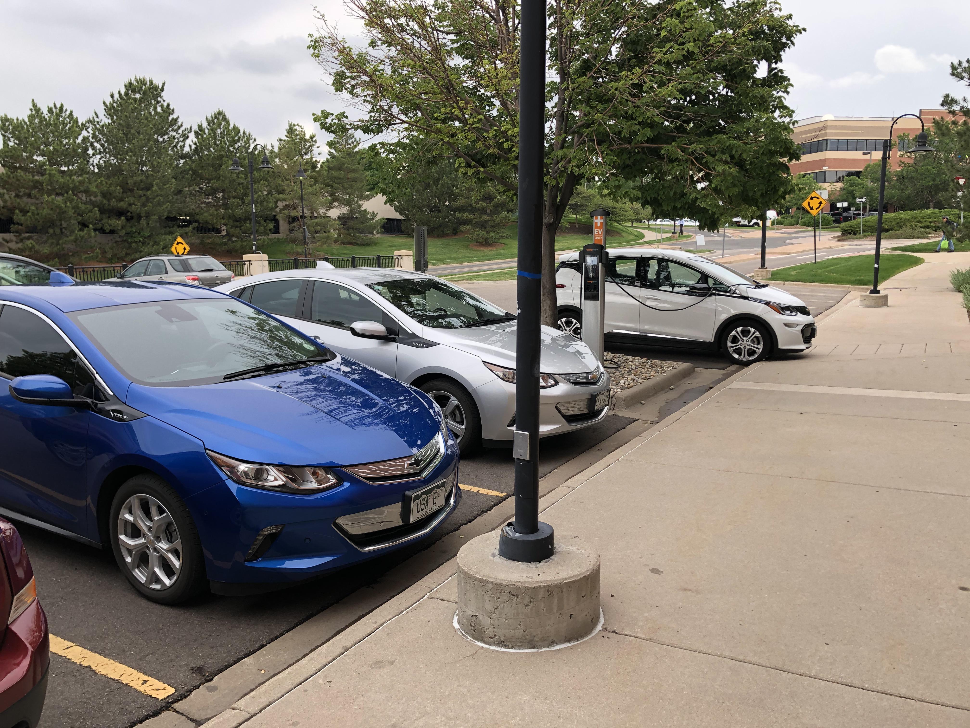 Total bow tie representation this afternoon . Scrolller