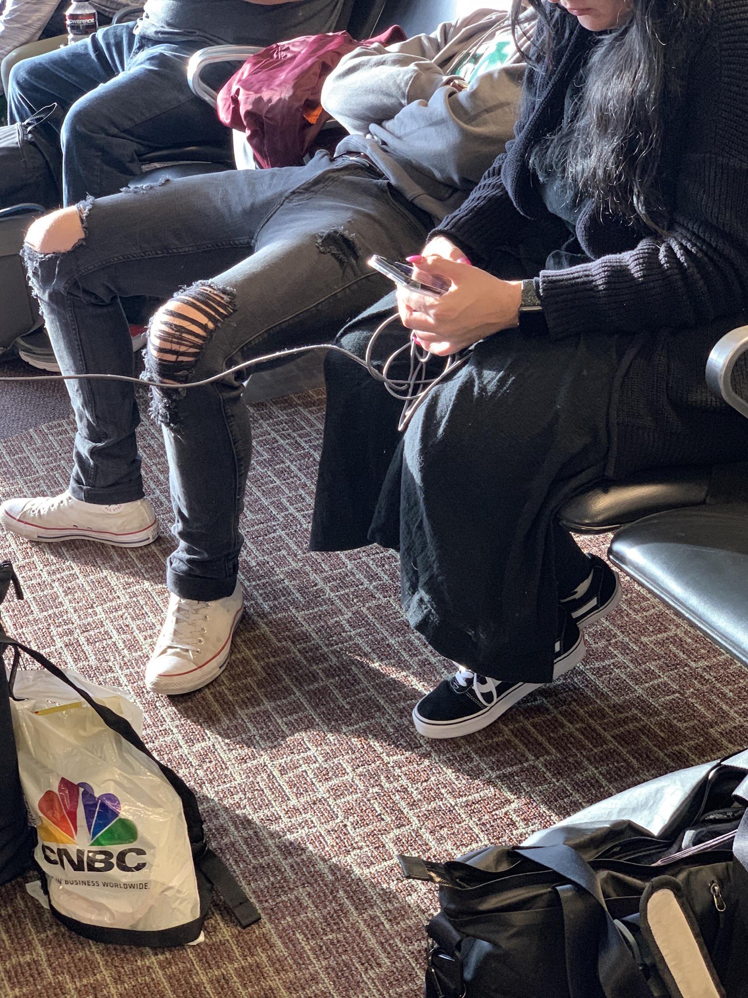 Very nice airport bulge/vpl Scrolller