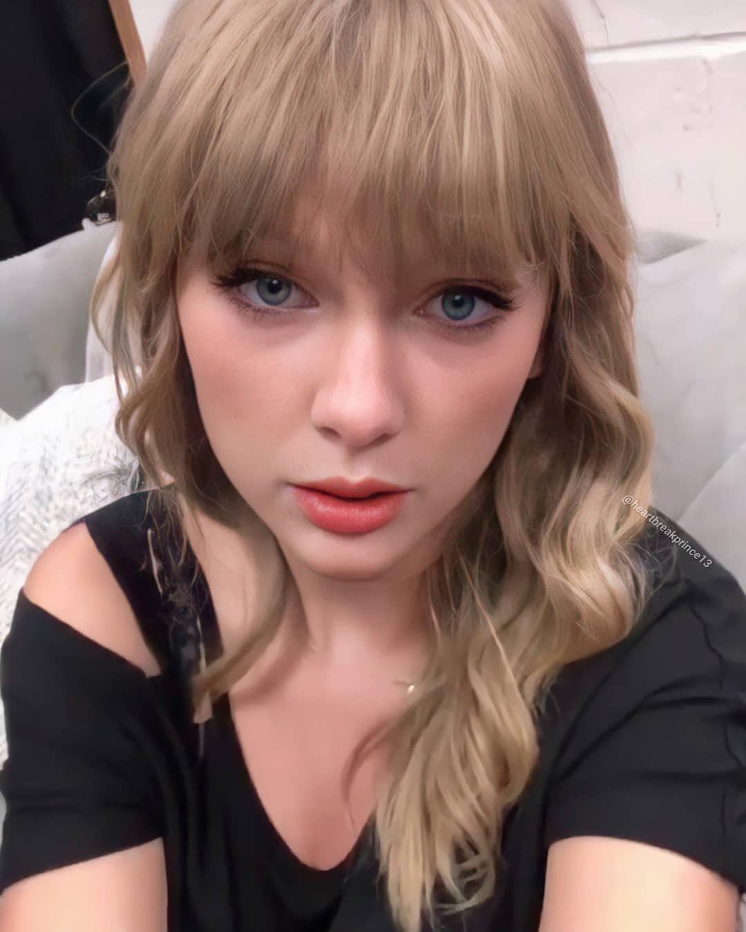 Taylor Swift when she