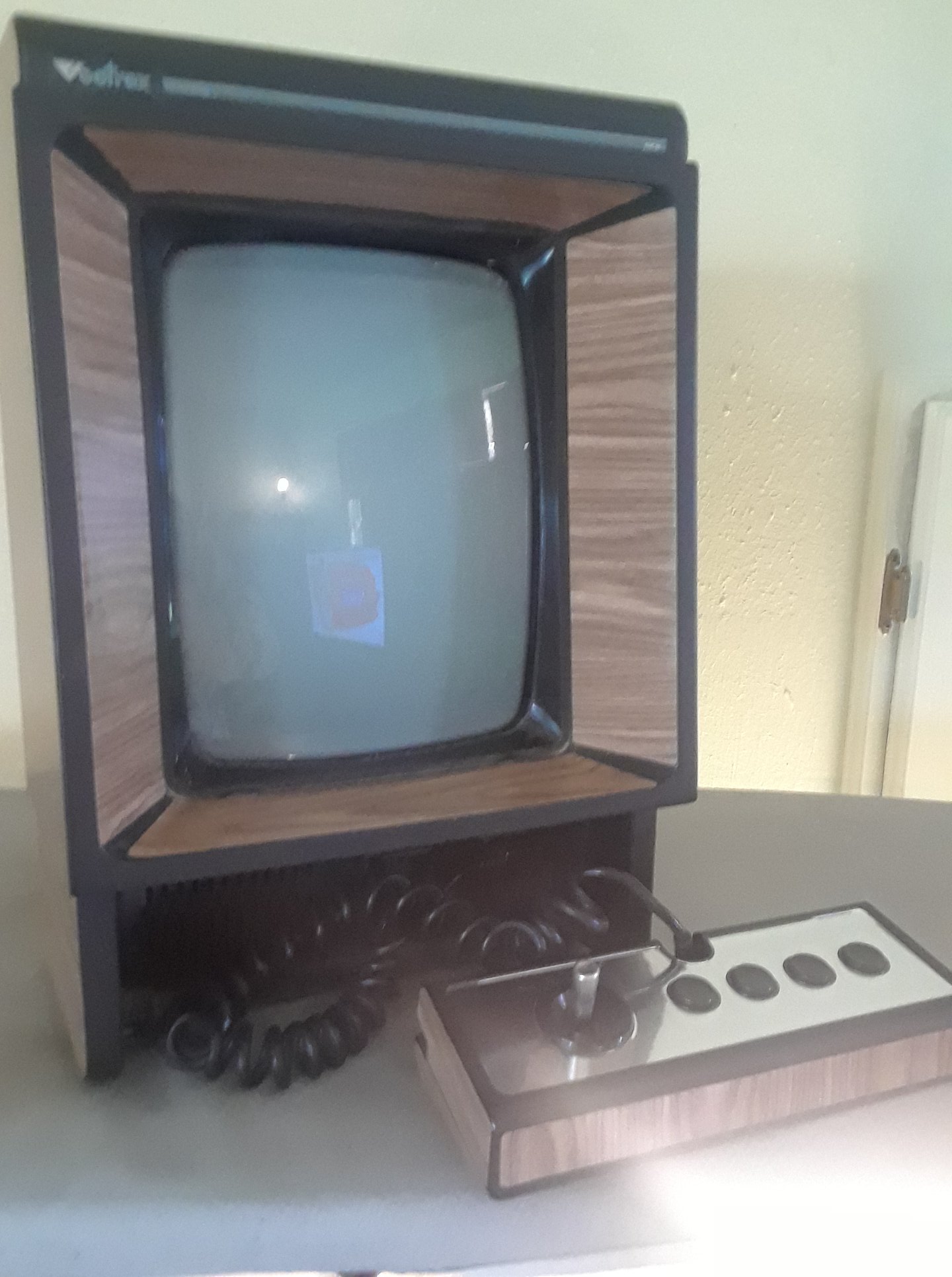 Vectrex Skin Woodgrain Skin possibility for your Vectrex | Graham Toal | Group File ...