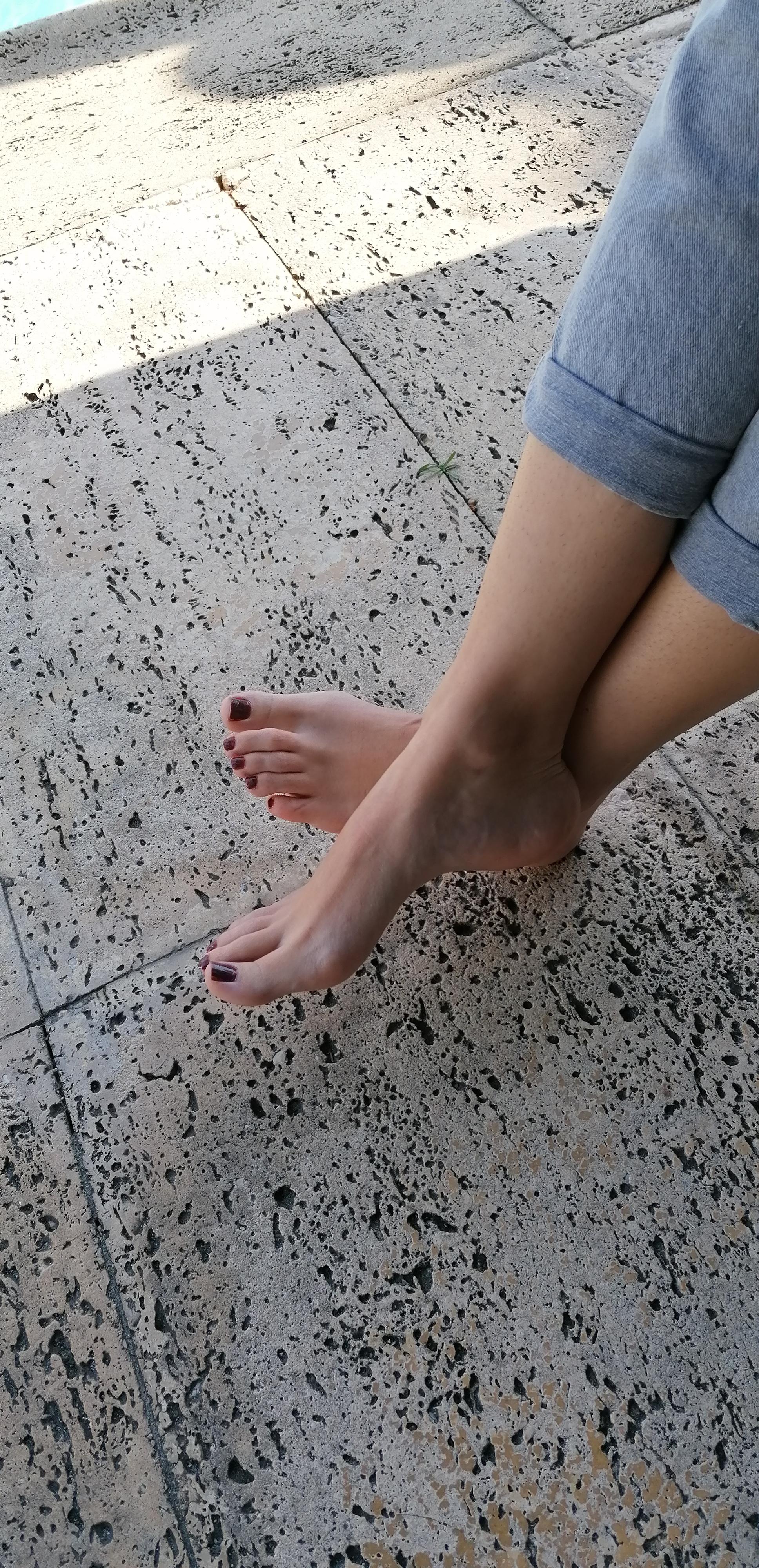 Better start sucking my toes lol Scrolller