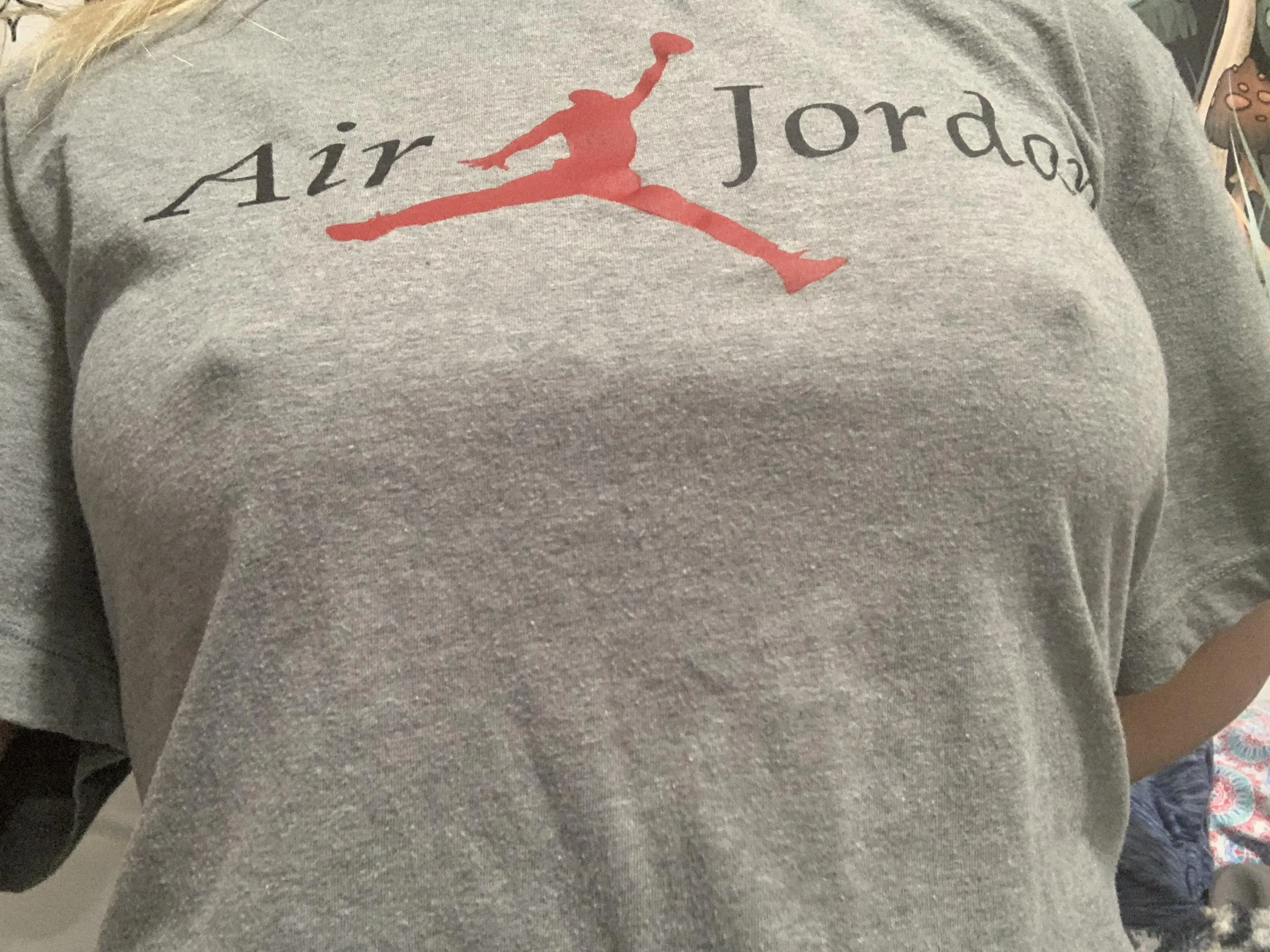 A t shirt with no bra is always hotter