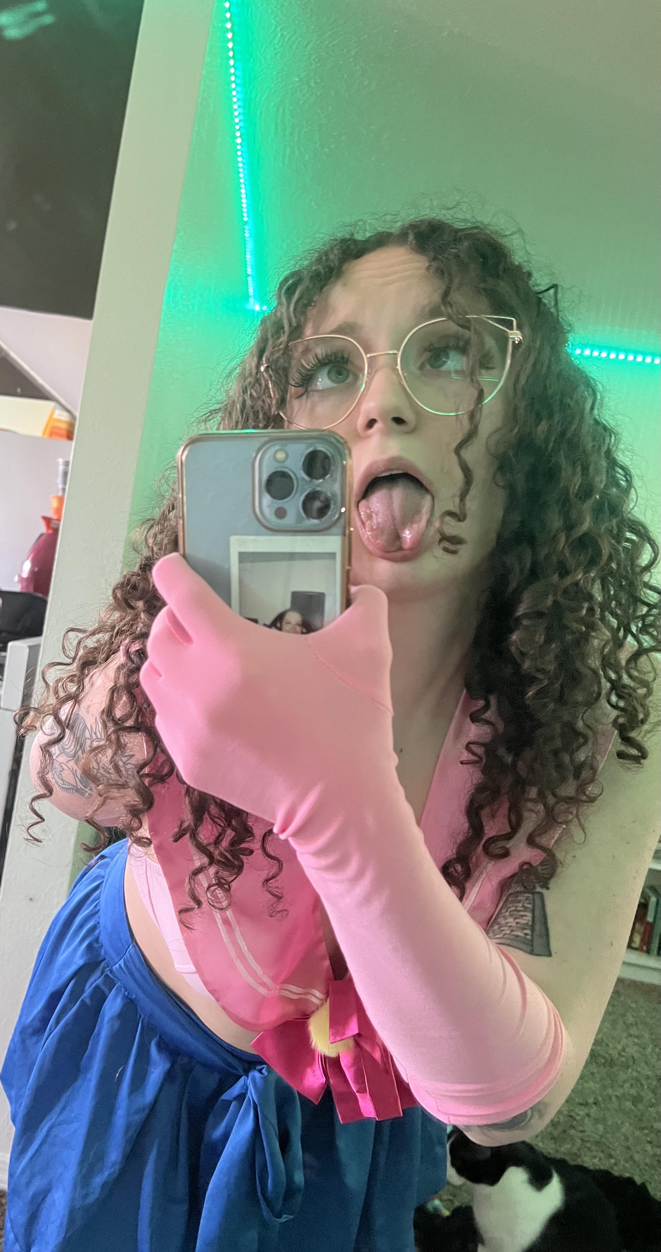 Ahegao Princess 👑 Scrolller