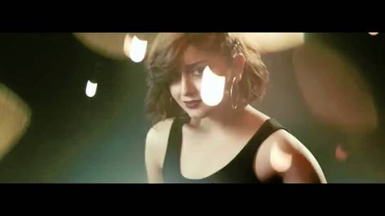 Alizeh Shah In Tank Top Badnamiyan Music Video Cut Scrolller