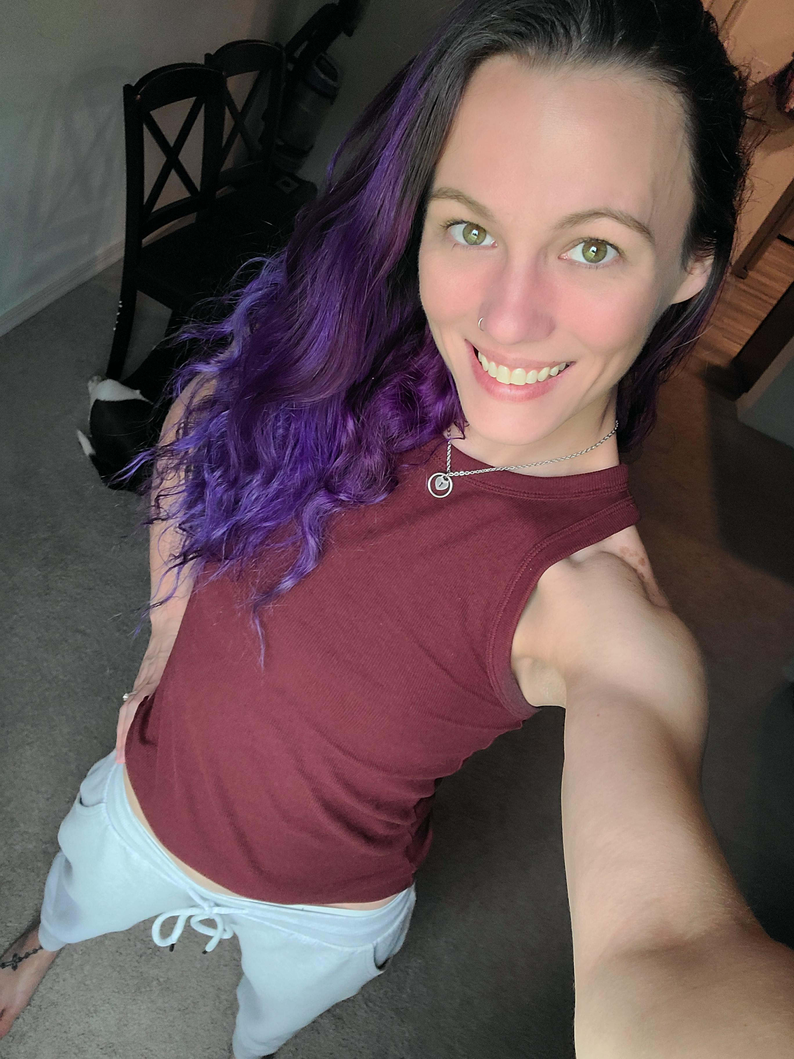 All smiles 😊 [F] | Scrolller