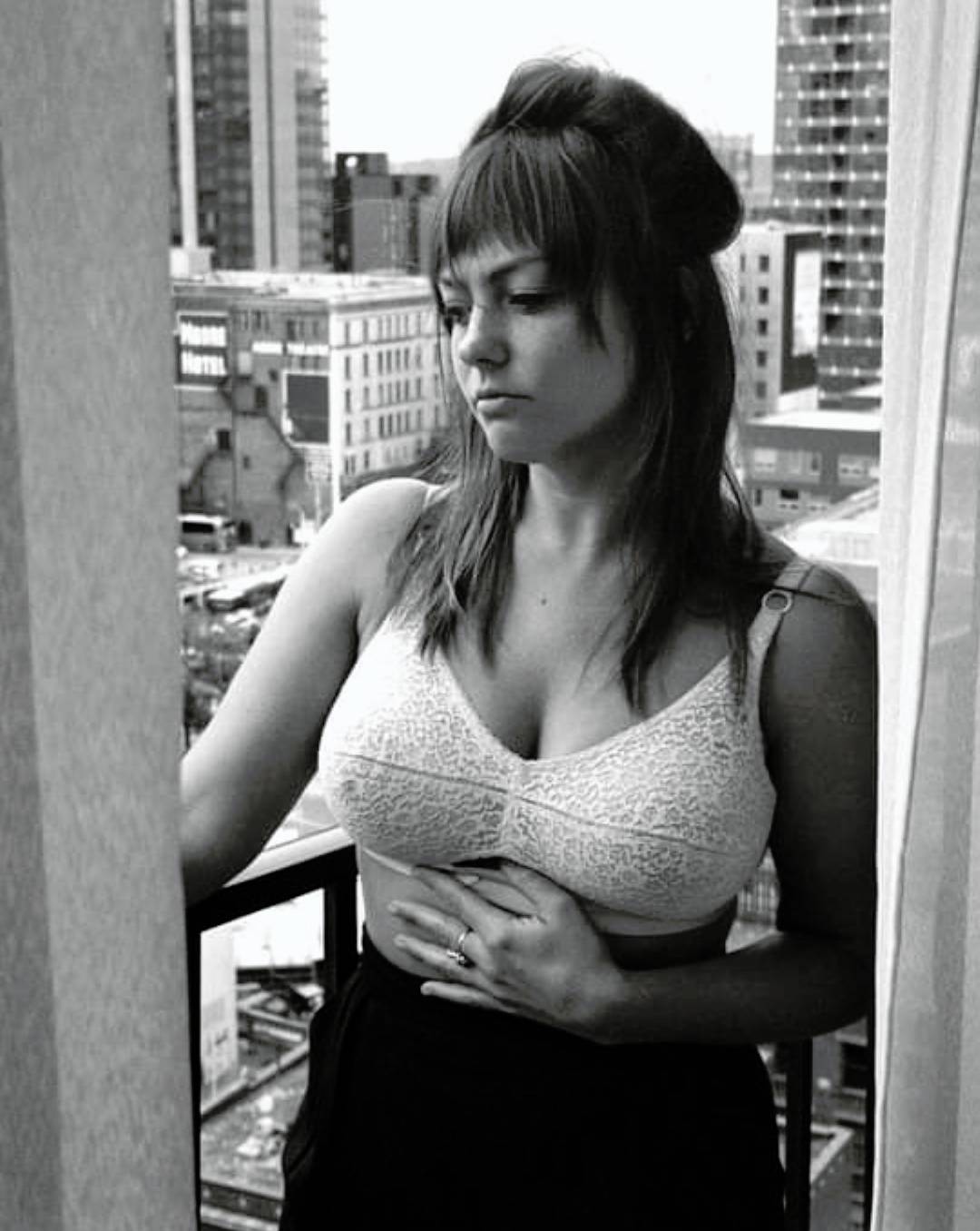 Angel Olsen | Scrolller