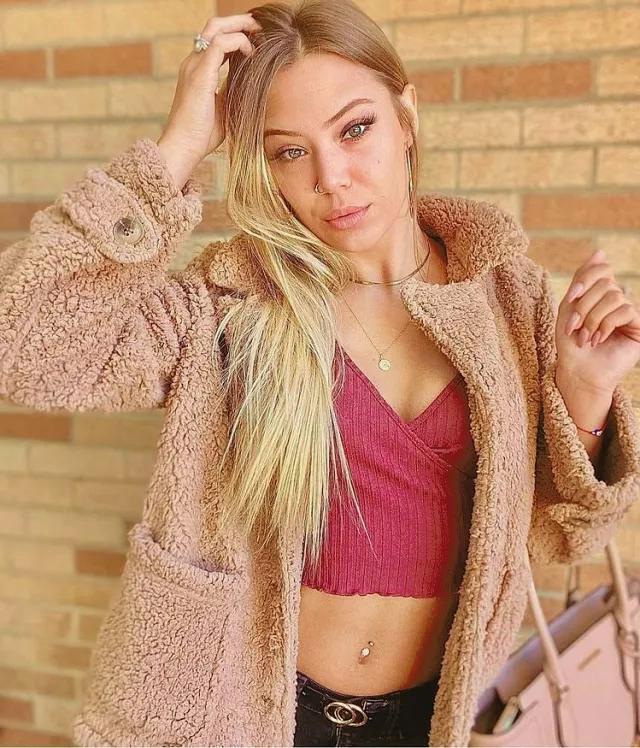 Avery Cristy Scrolller