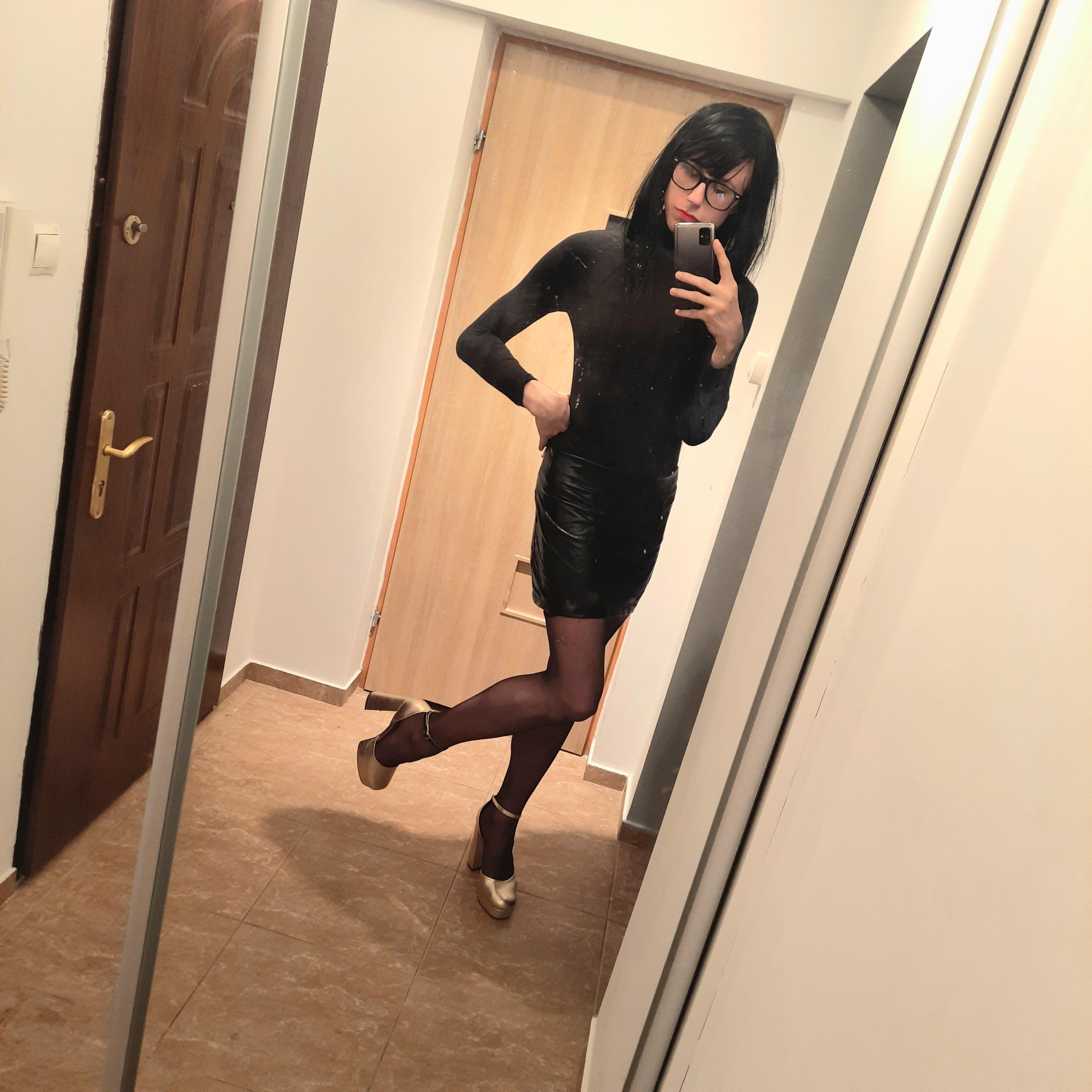 Can you guess how old i am scrolller