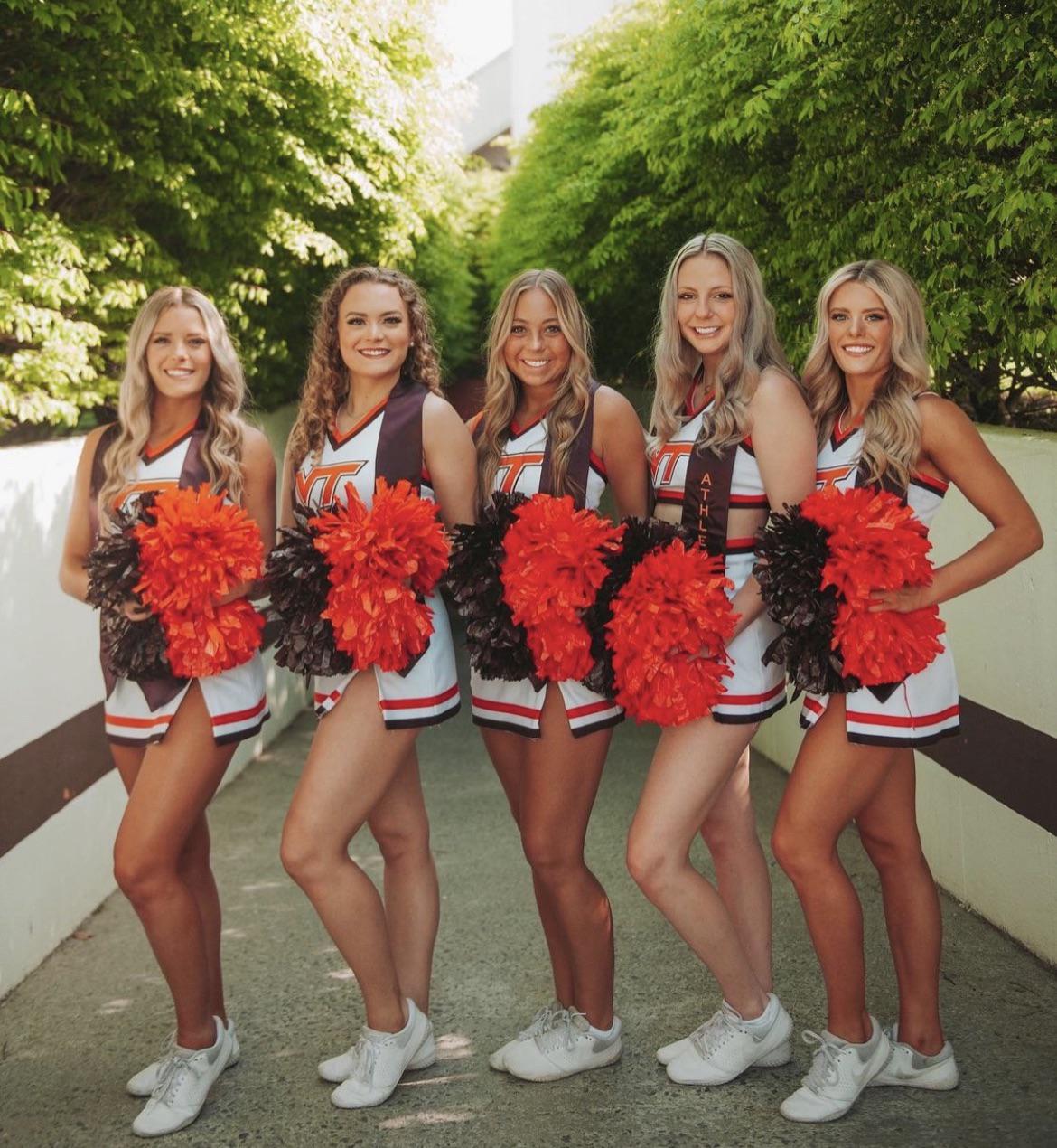 Cheerleaders | Scrolller
