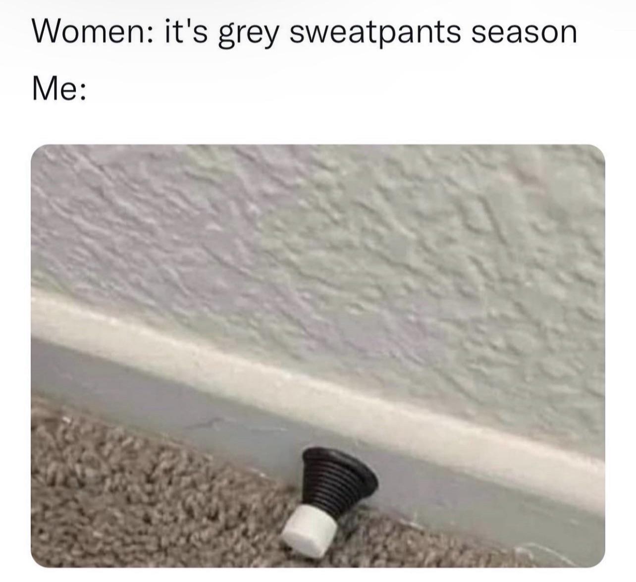 Cold weather and sweatpants makes a bad impression Scrolller