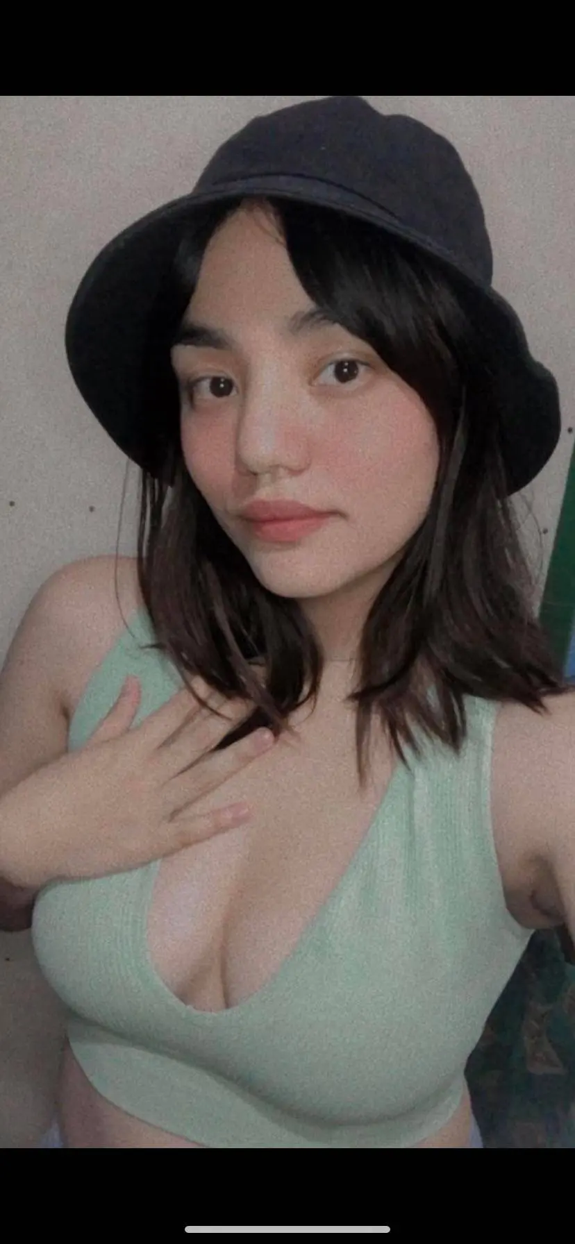 Cum tribute sa pinsan ng kaibigan ko. Nakakalibog pota.
