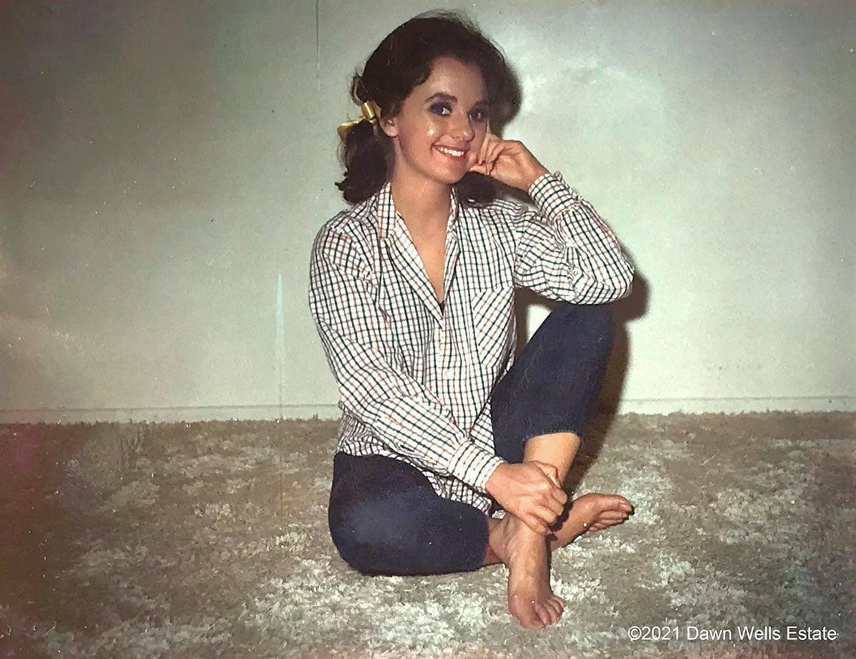 Dawn Wells posing for a picture in her new home before the furniture  arrives | Scrolller