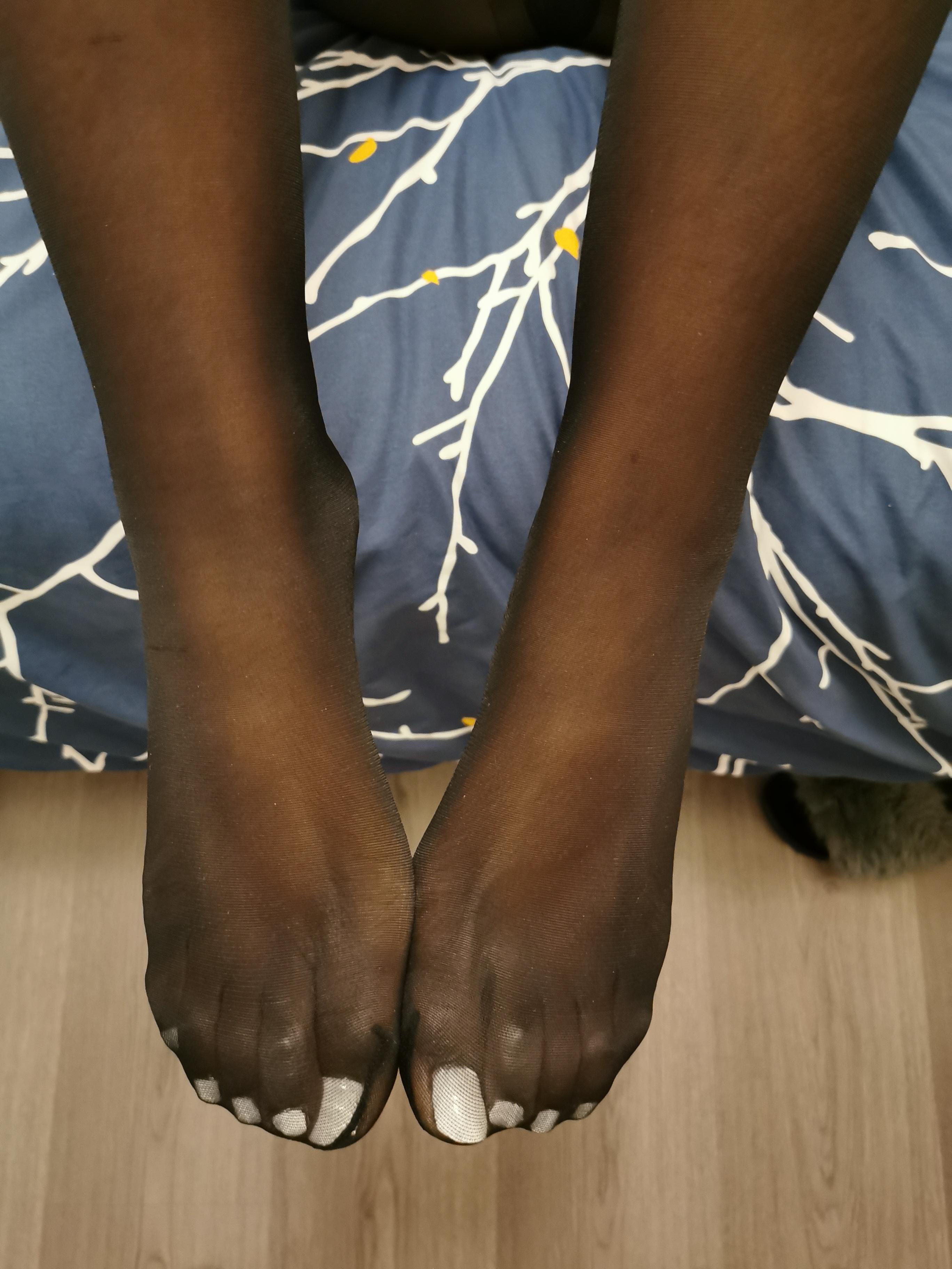 Mature Ebony Feet