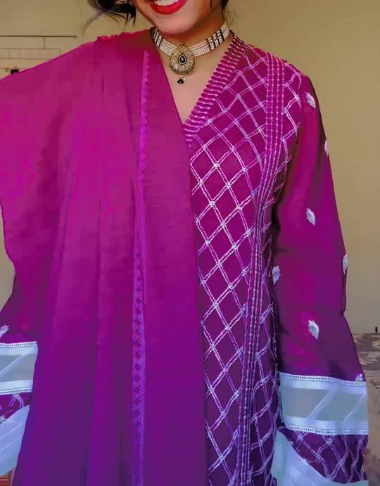 do you prefer me dressed up or dressed down? 💖 [F] Scrolller