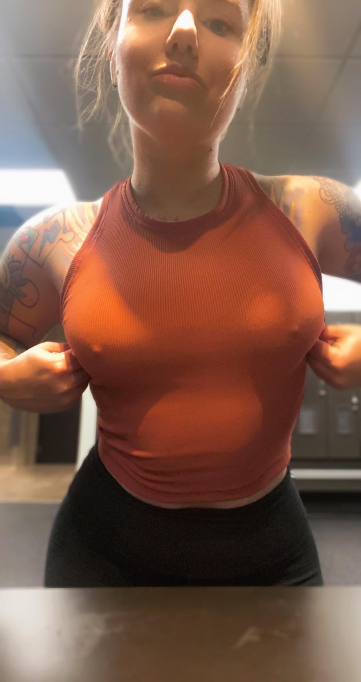 Did you notice my shoulder pump? | Scrolller