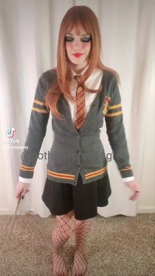 Ginny Weasley cosplay | Scrolller