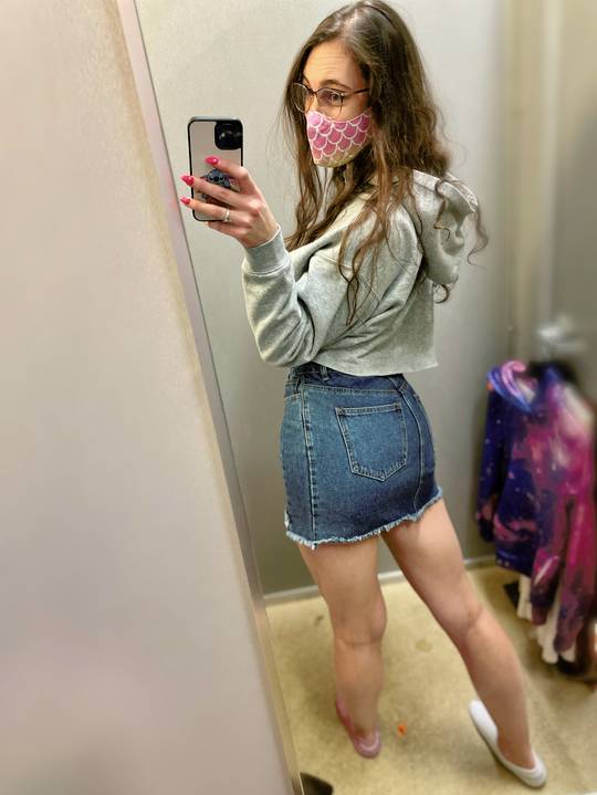 Girl in changing room Scrolller