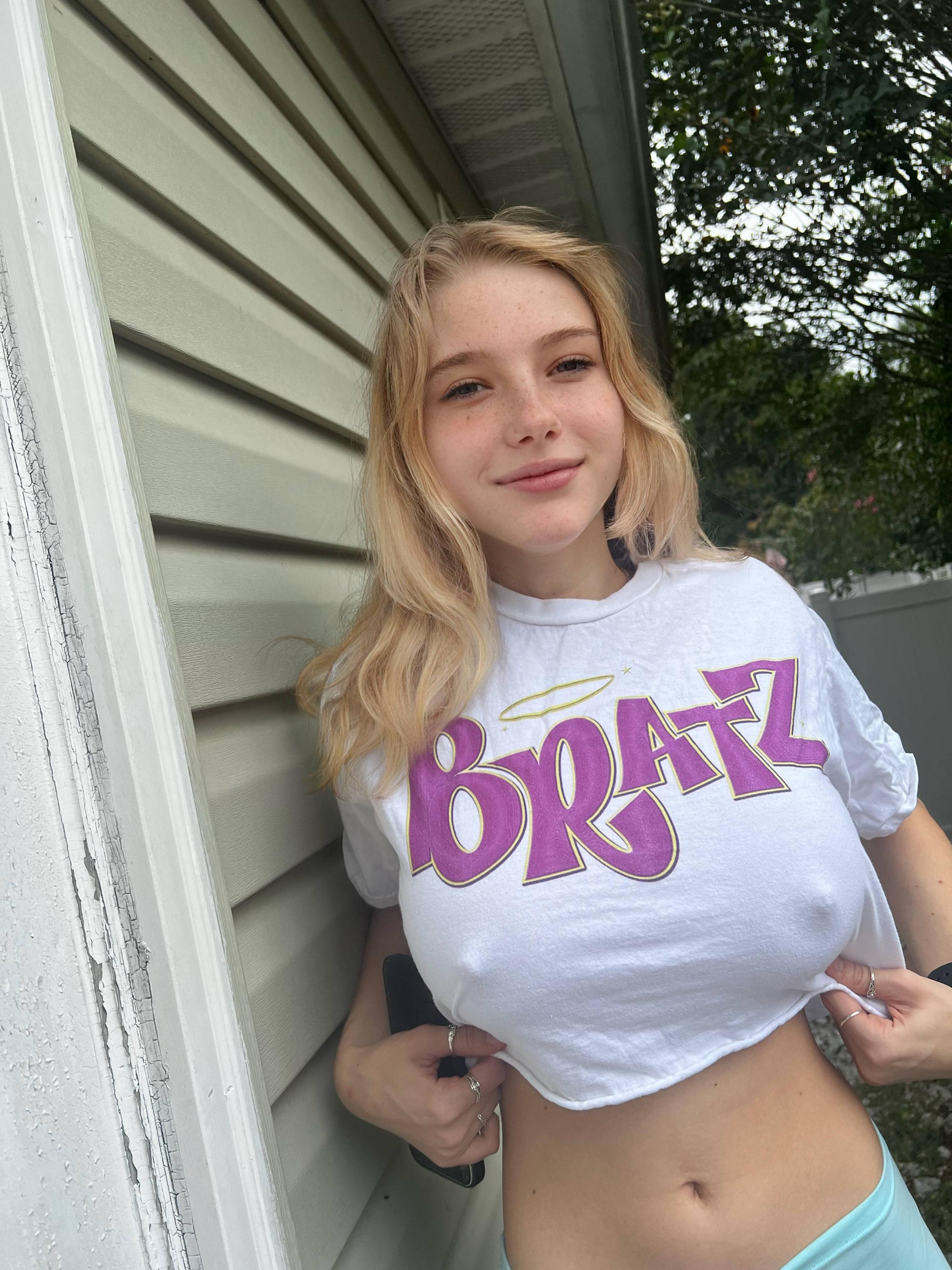 Slideshow zoetheweeb tits.