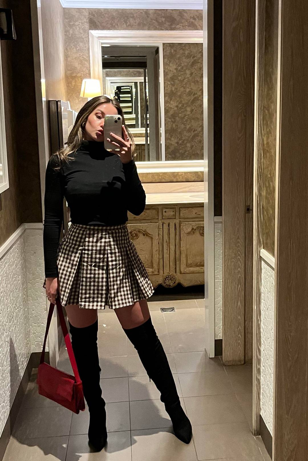 I loooooooooove thigh high boots! | Scrolller