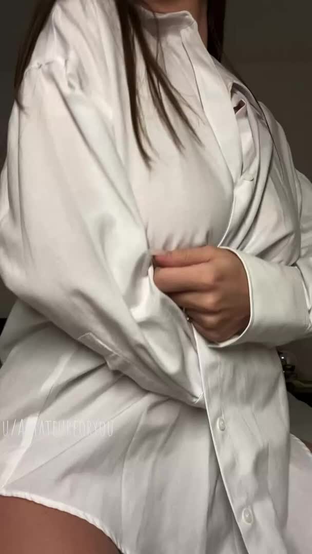 I love to wear shirt without bra Scrolller