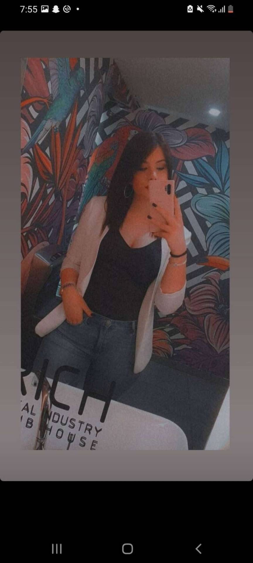 If someone wants to jerk off to my sister dm me no limits Scrolller