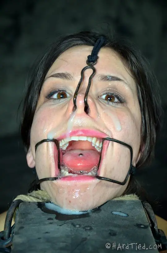 Juliette March nose hooked and mouth gagged with a facial