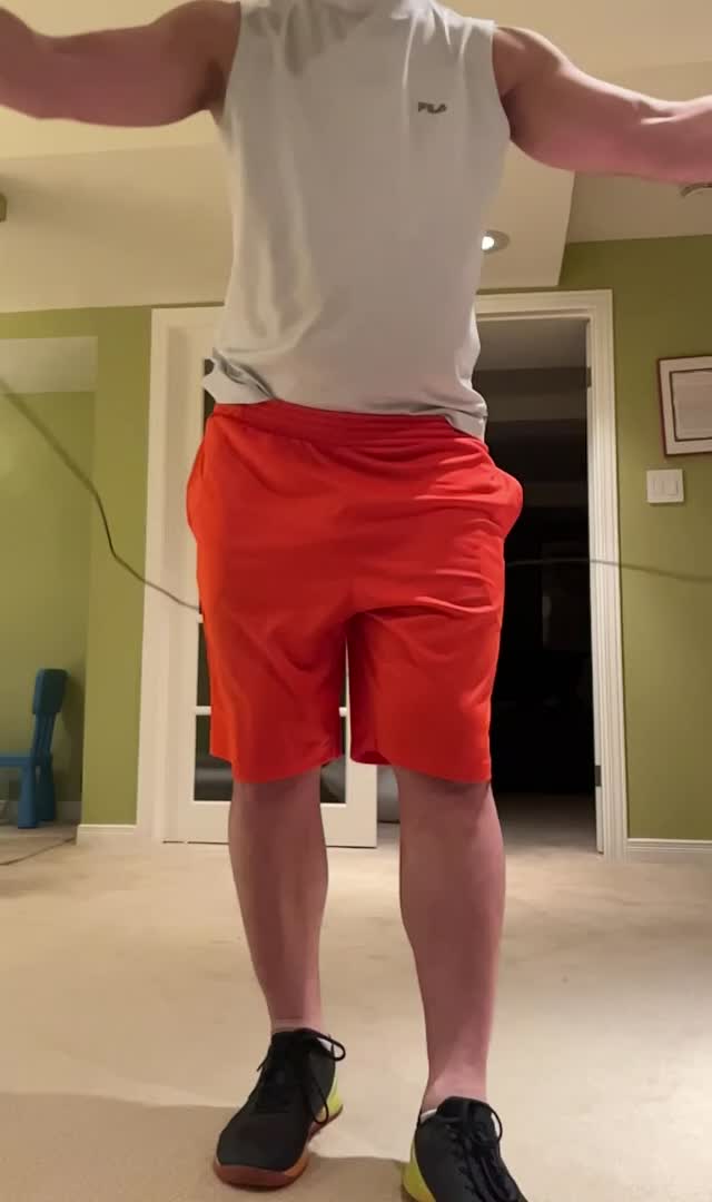 Jump Rope With Me? [m] | Scrolller