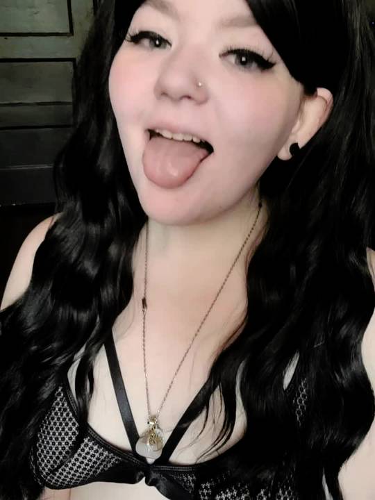 Just waiting for you to show up 👉🏻👈🏻 Scrolller