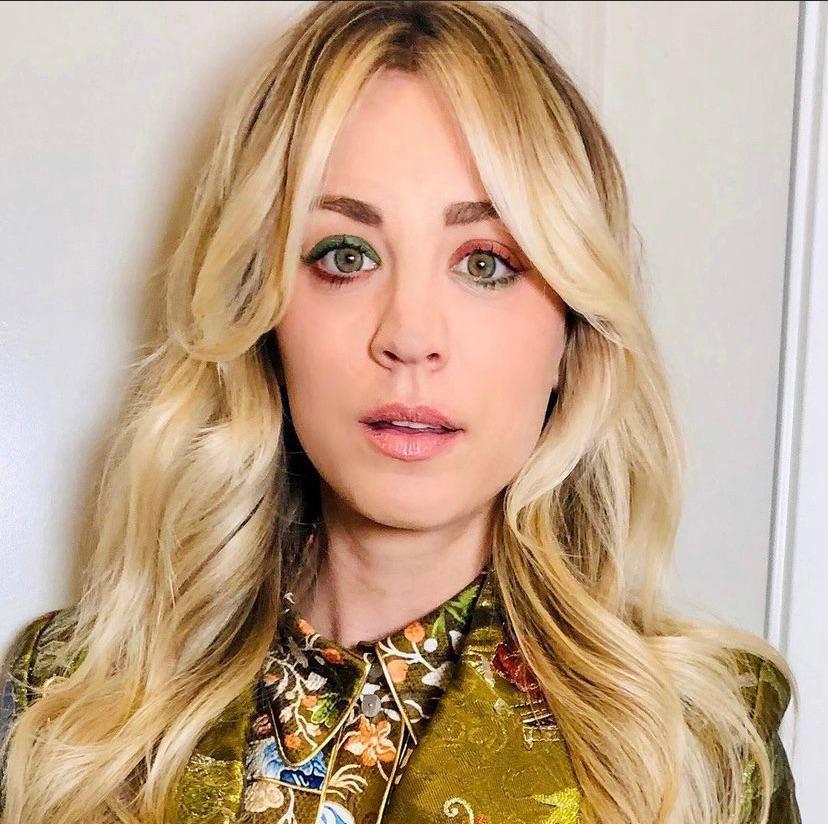 Kaley Cuoco Scrolller