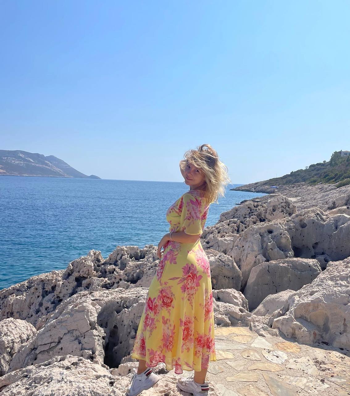 Katerina Kozlova Scrolller