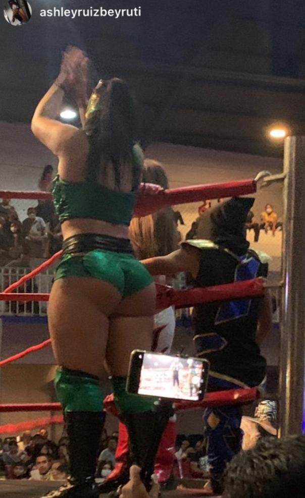 bx would u wrestle this caked up lucha
