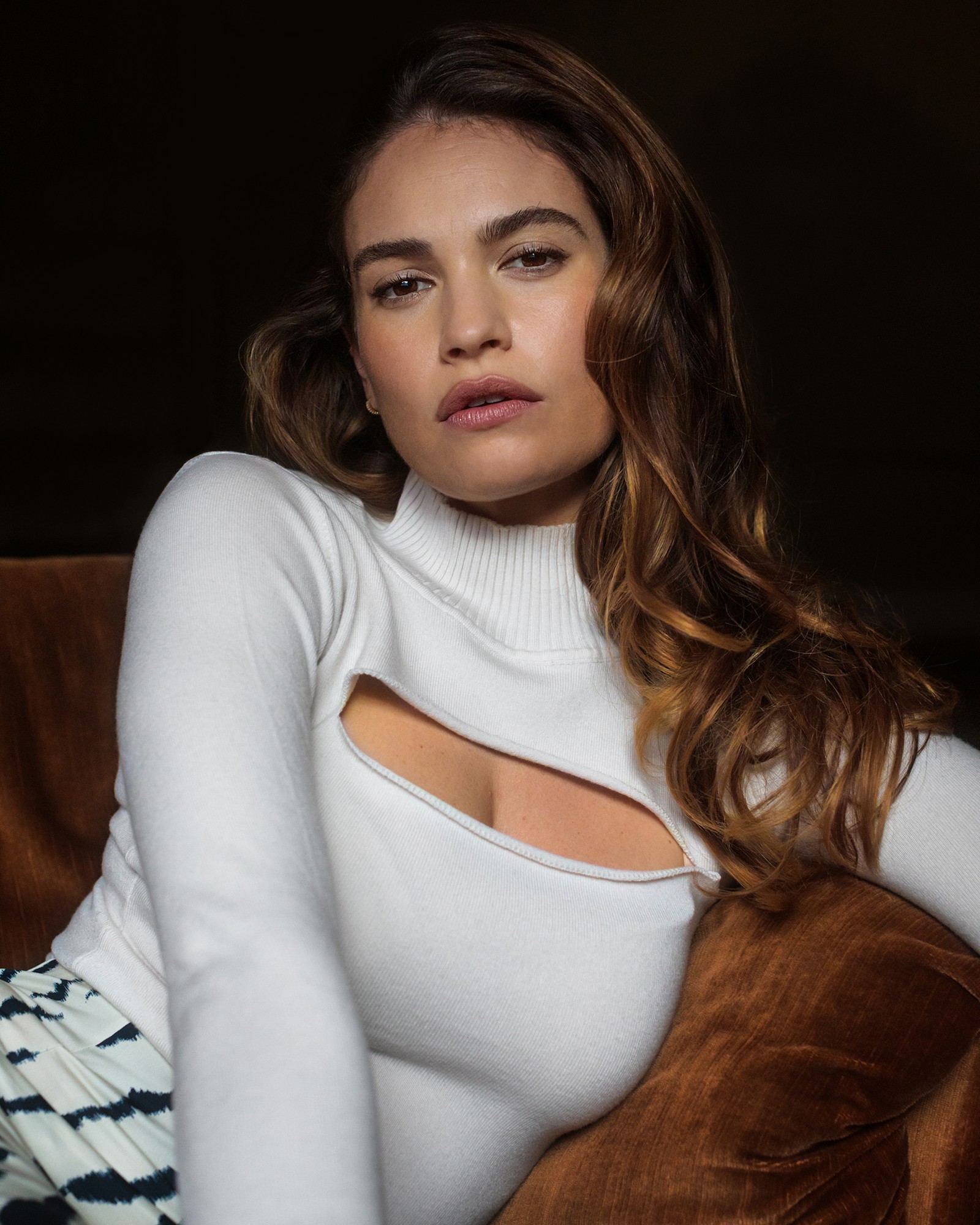 Lily James Is A Stunner Scrolller