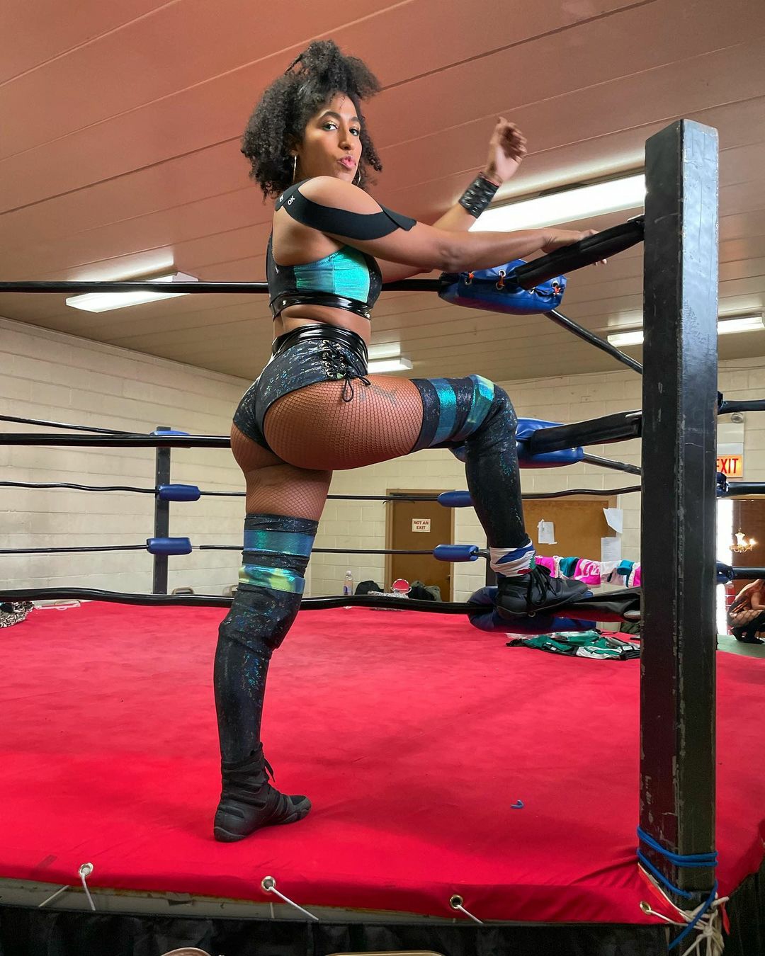 Marti Belle | Scrolller