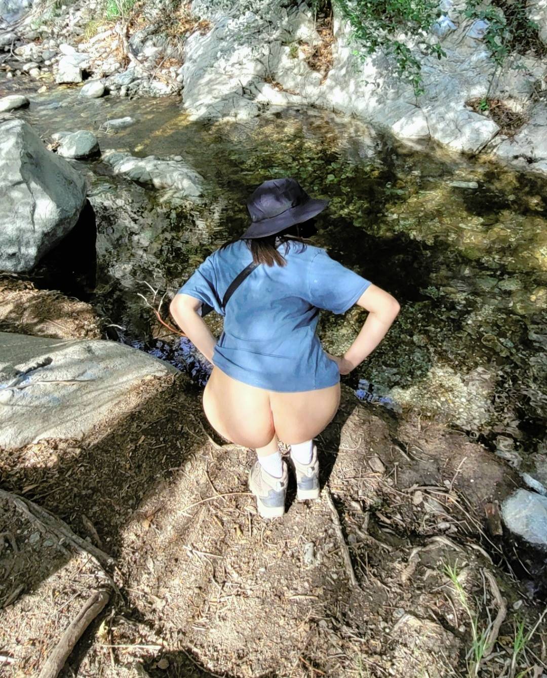 My gf mooning on hiking trail | Scrolller