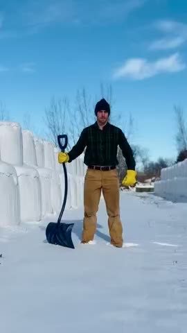 Naked Ice [Not OC] | Scrolller