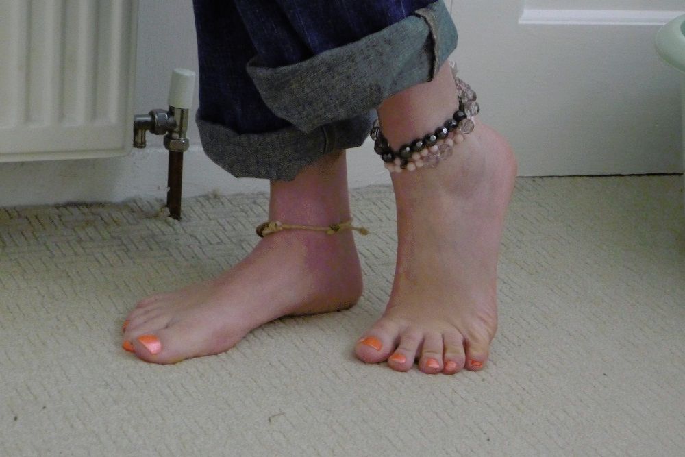 Stumpy Little Toes Please rate my stumpy toed feet! Be honest, I can take it! 24yo | Scrolller