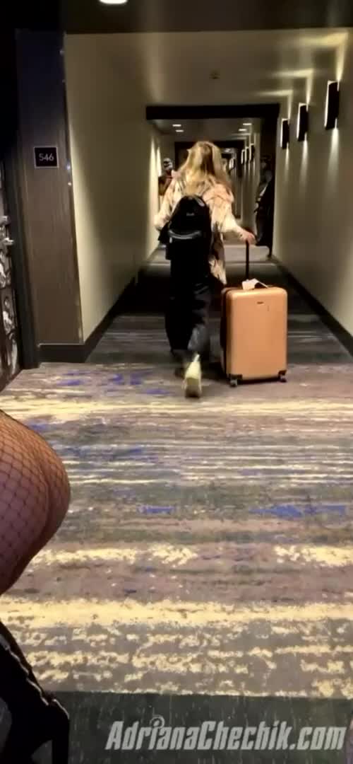 Pornstar Squirting In Public Hotel Hallway Scrolller 7573