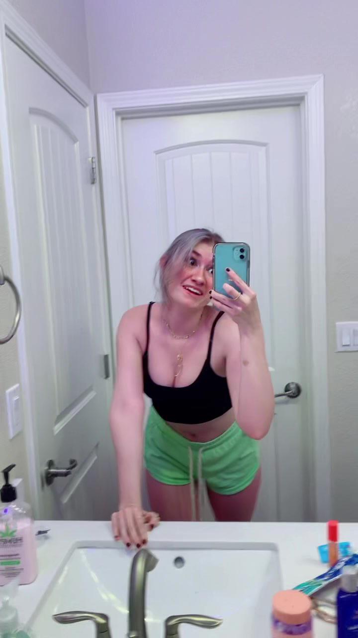 reddit i need someone to feed me or give me joi as tiktokers like Howdy,  Kallmekris or Dixie | Scrolller