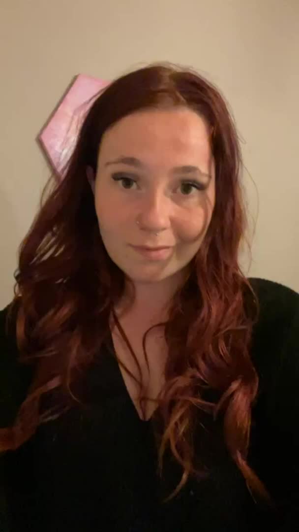 Remind me not to do this in public 😅 (20, OC) Scrolller