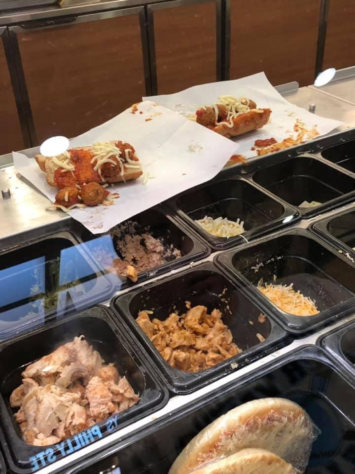 “Sandwich Artist” at Subway lol Scrolller